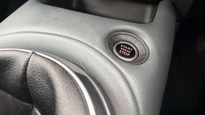 Nissan Juke 1.0 DiG-T N-Connecta 5dr Petrol Hatchback